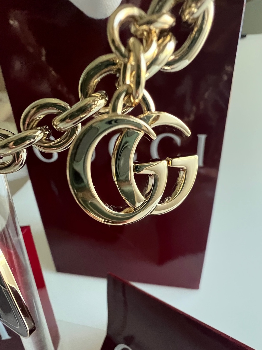Gucci bag chain charm Pre-Fall 2025 collection NIB comes with COA - Picture 9 of 13